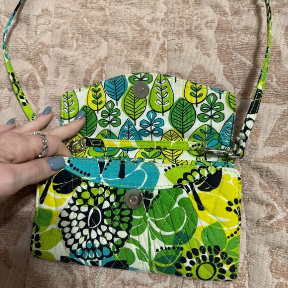 Vera Bradley All In One Crossbody bag - RETIRED: Limes Up pattern - NEW - Picture 4 of 9